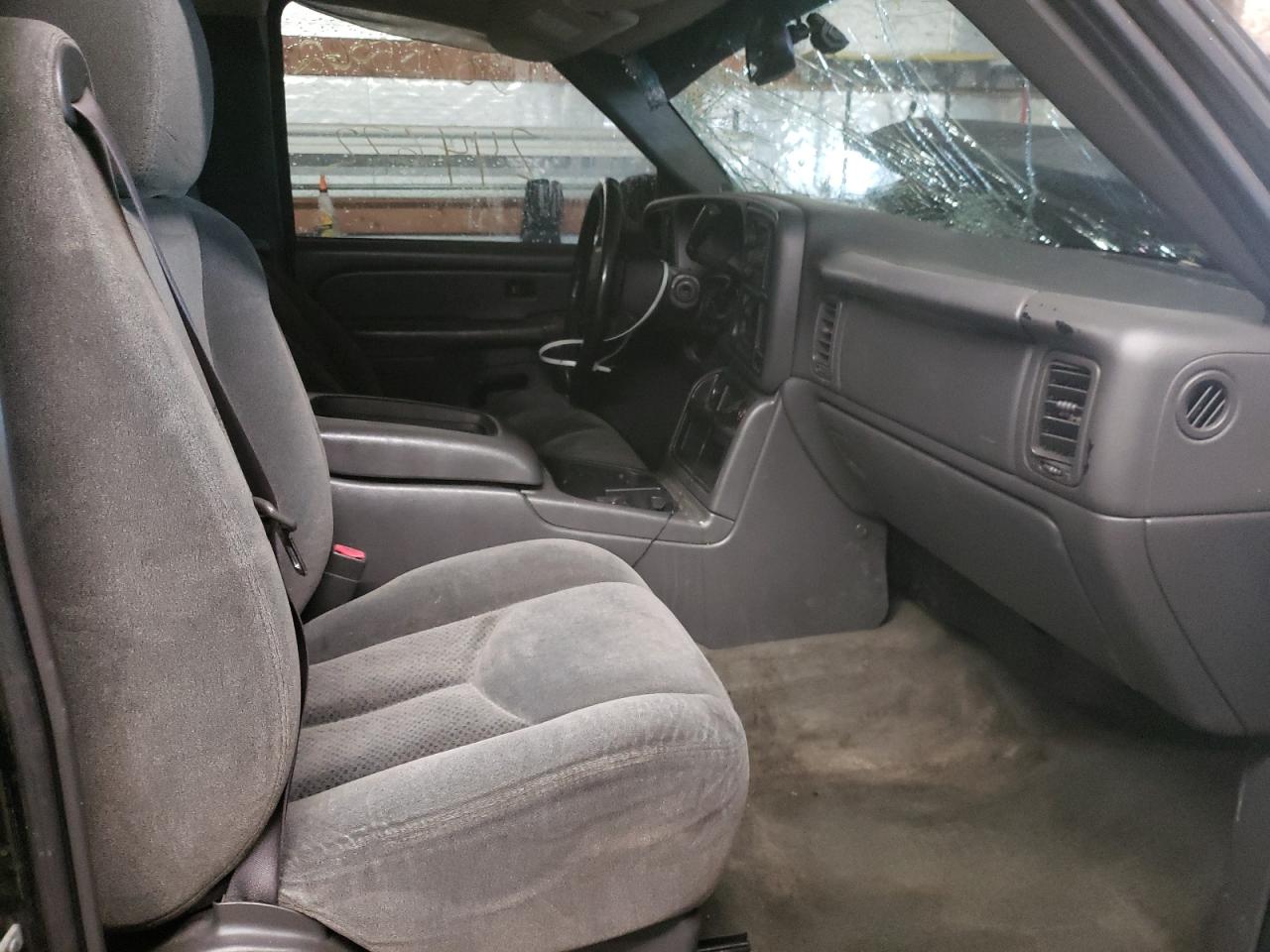 Photo 5 from auction – 2004 CHEVROLET SILVERADO with VIN 2GCEK19T841237302