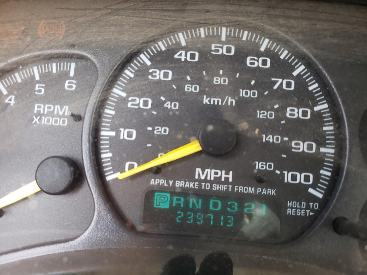Photo 8 from auction – 2001 CHEVROLET SILVERADO with VIN 2GCEC19T011264616