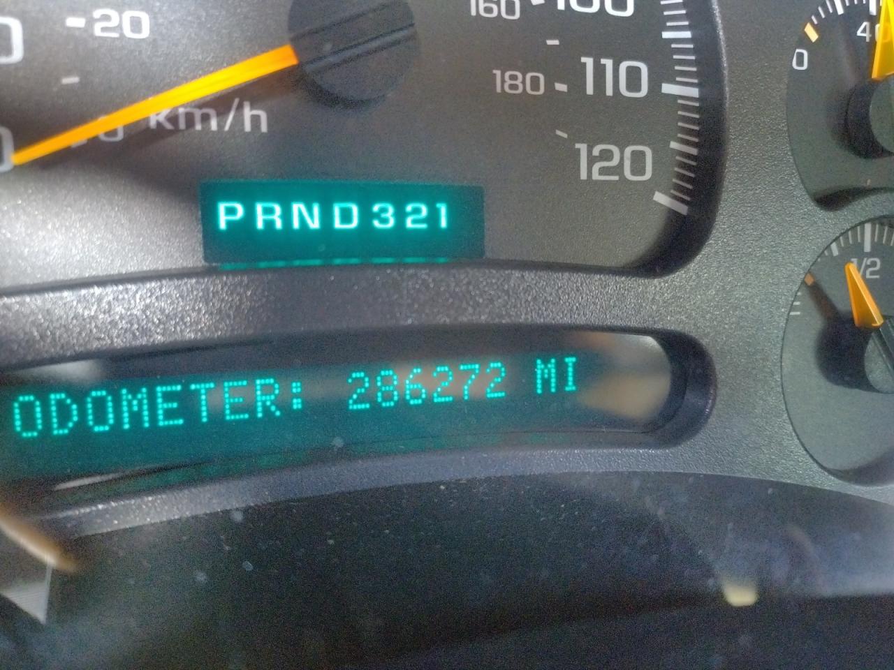 Photo 8 from auction – 2004 GMC YUKON with VIN 1GKEC13V84R244821