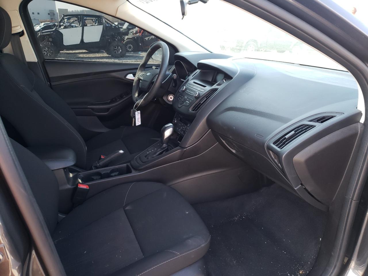 Photo 5 from auction – 2016 FORD FOCUS SE with VIN 1FADP3FE6GL369381