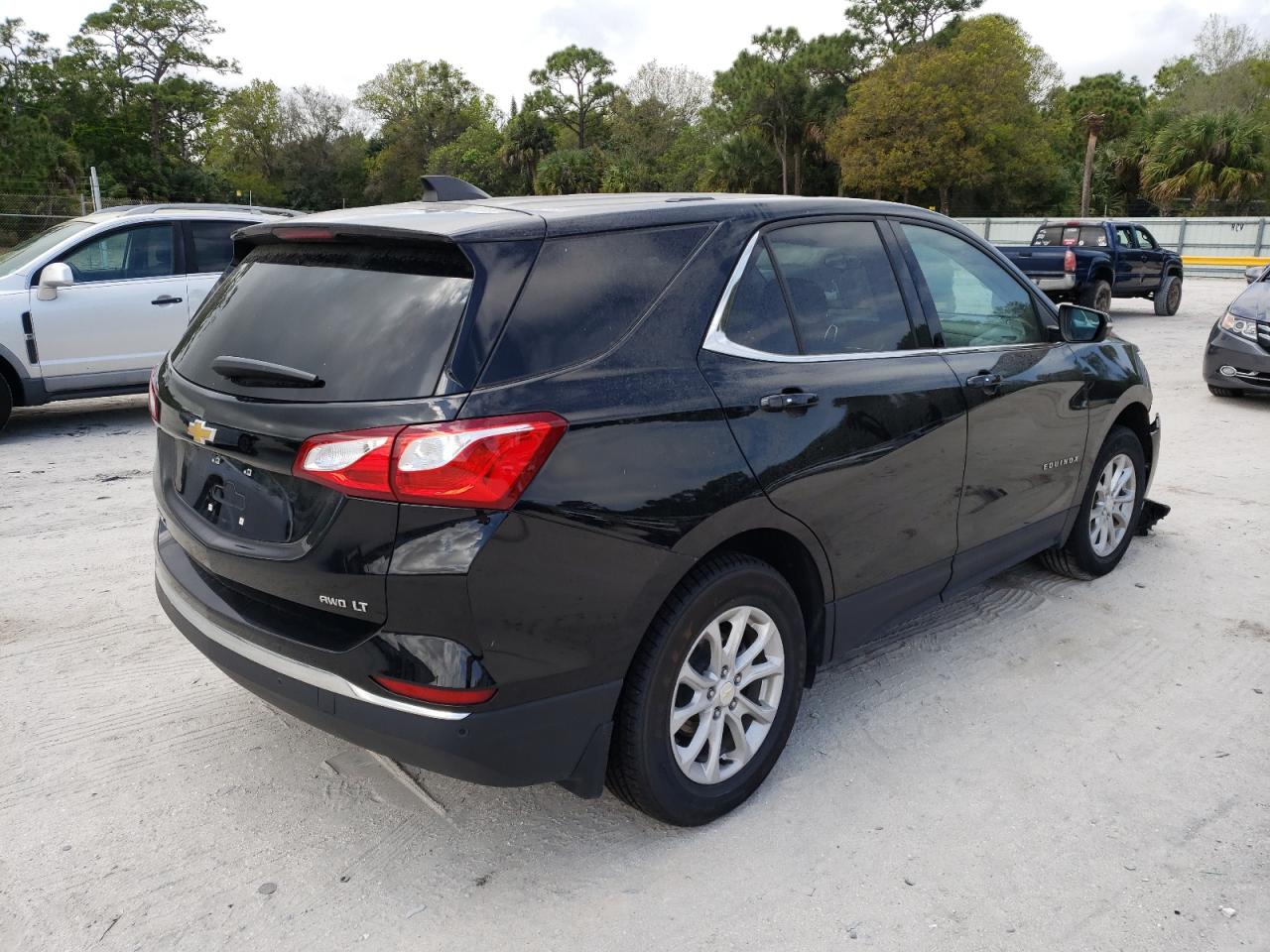 Photo 4 from auction – 2019 CHEVROLET EQUINOX LT with VIN 3GNAXUEV2KL348679