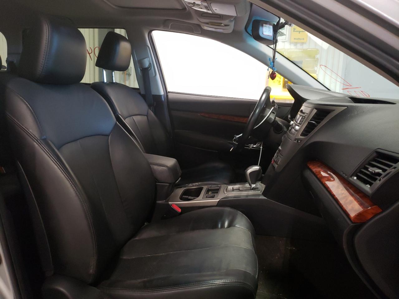 Photo 5 from auction – 2011 SUBARU OUTBACK 2. with VIN 4S4BRBKCXB3429127