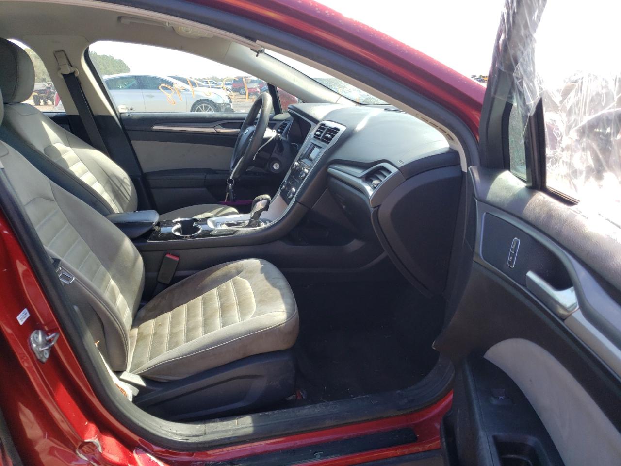 Photo 5 from auction – 2015 FORD FUSION S with VIN 3FA6P0G71FR261452