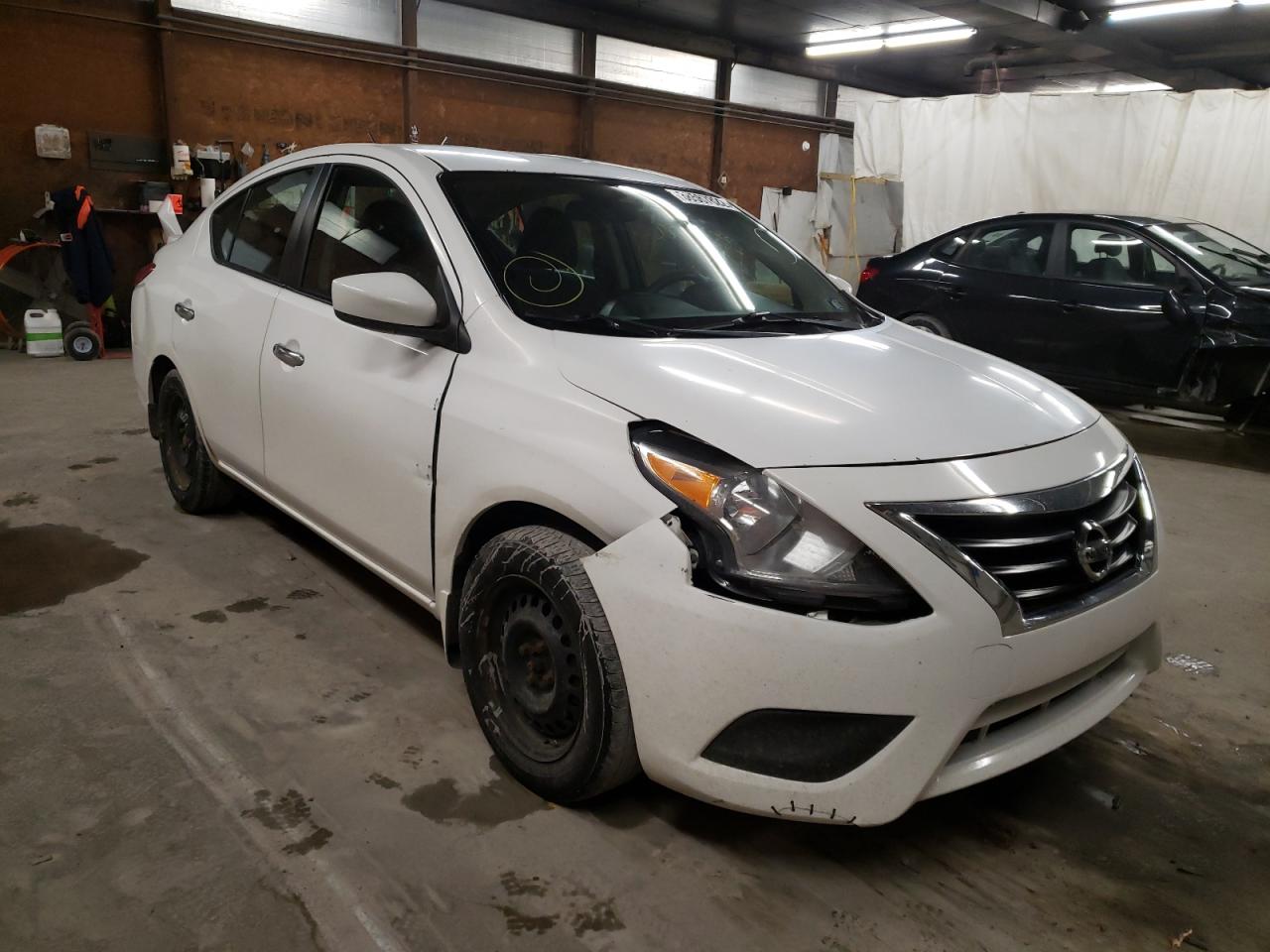 NISSAN VERSA S 2015 with VIN 3N1CN7AP3FL823832 - Photo from auction