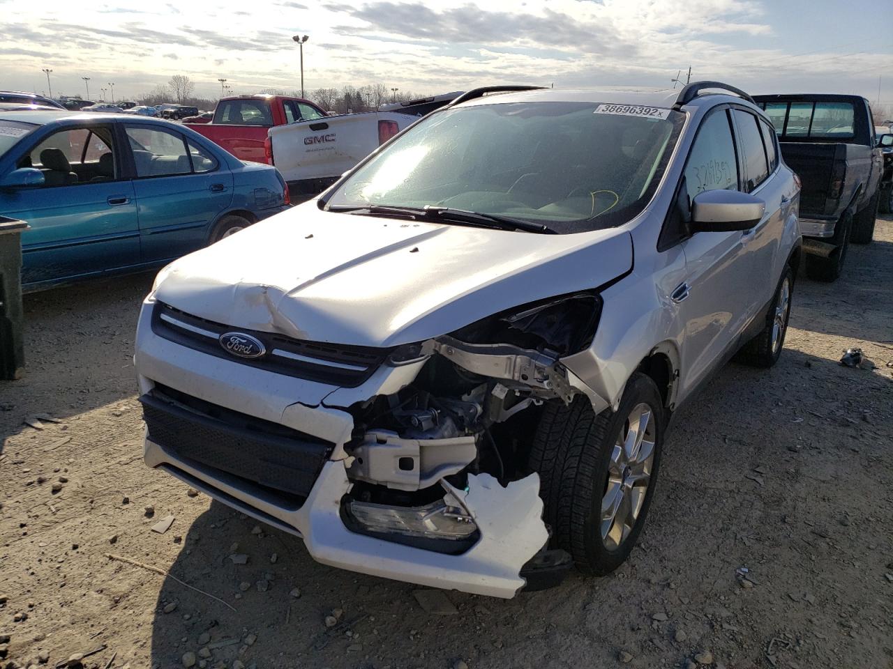 Photo 2 from auction – 2015 FORD ESCAPE SE with VIN 1FMCU9GX5FUB46478