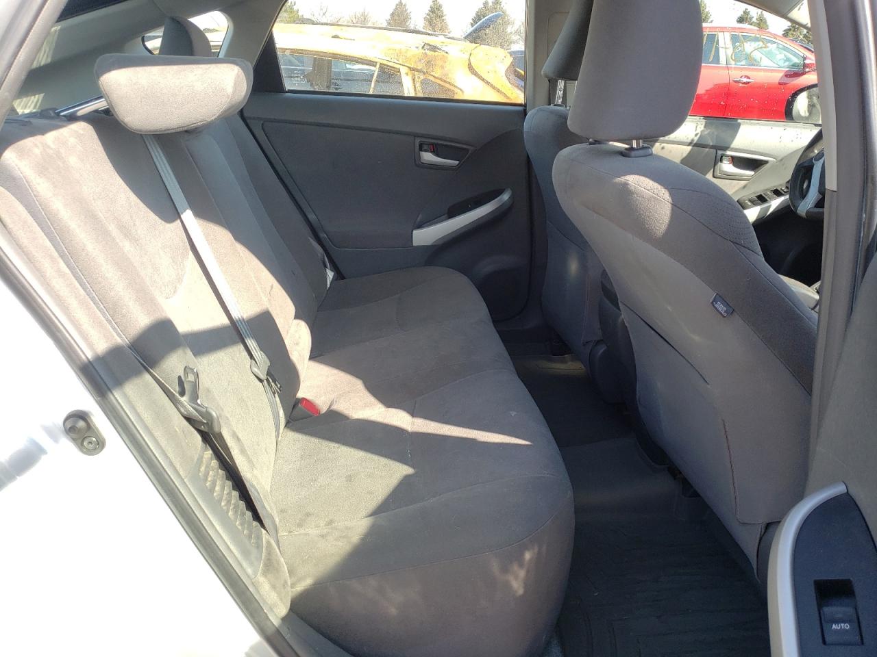 Photo 6 from auction – 2011 TOYOTA PRIUS with VIN JTDKN3DU7B1379651