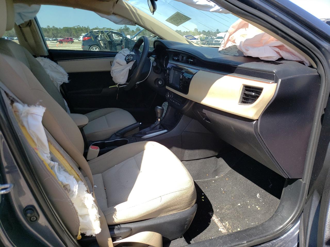 Photo 5 from auction – 2015 TOYOTA COROLLA L with VIN 5YFBURHE5FP212599