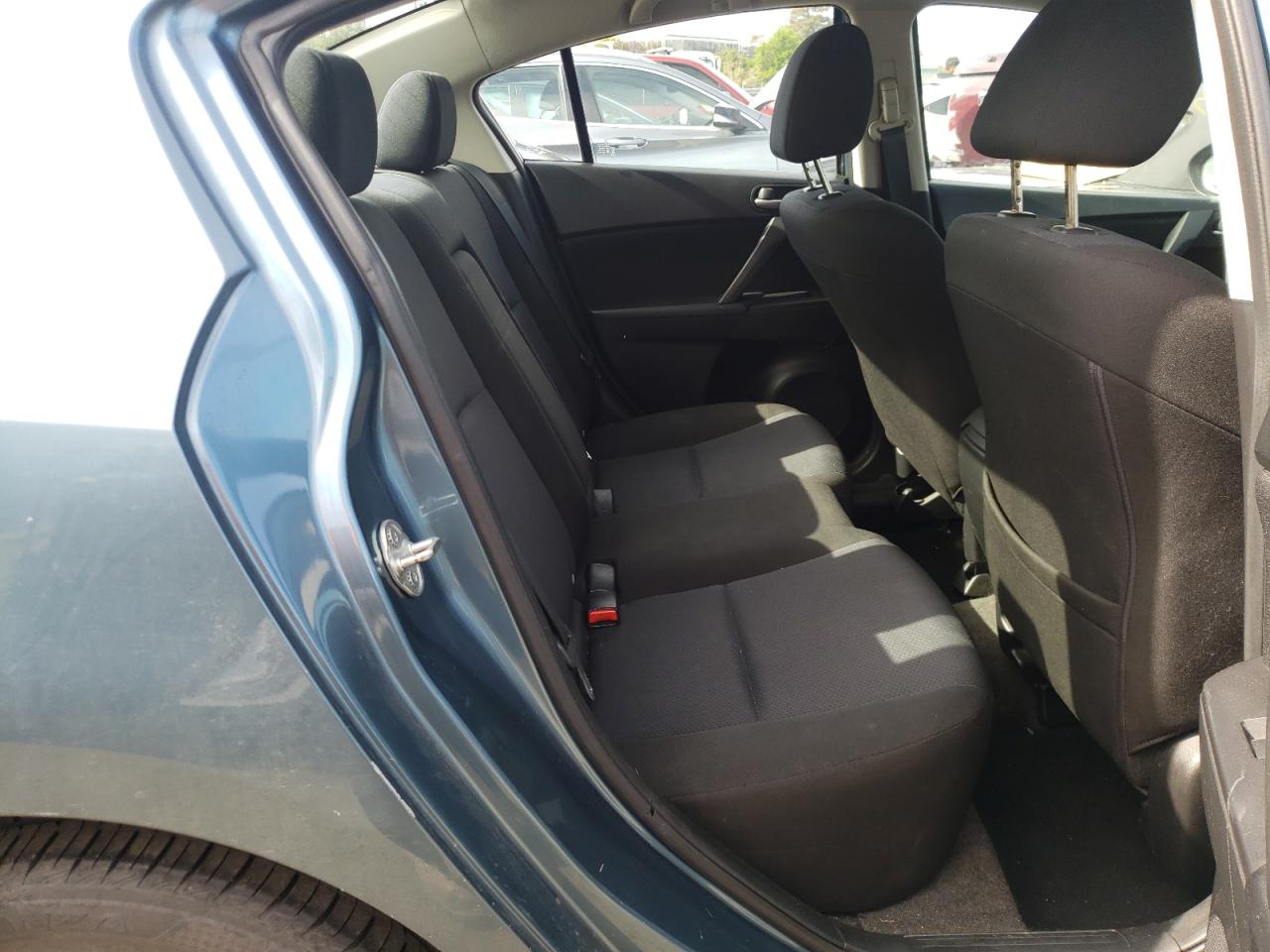 Photo 6 from auction – 2010 MAZDA 3 I with VIN JM1BL1SF1A1251242