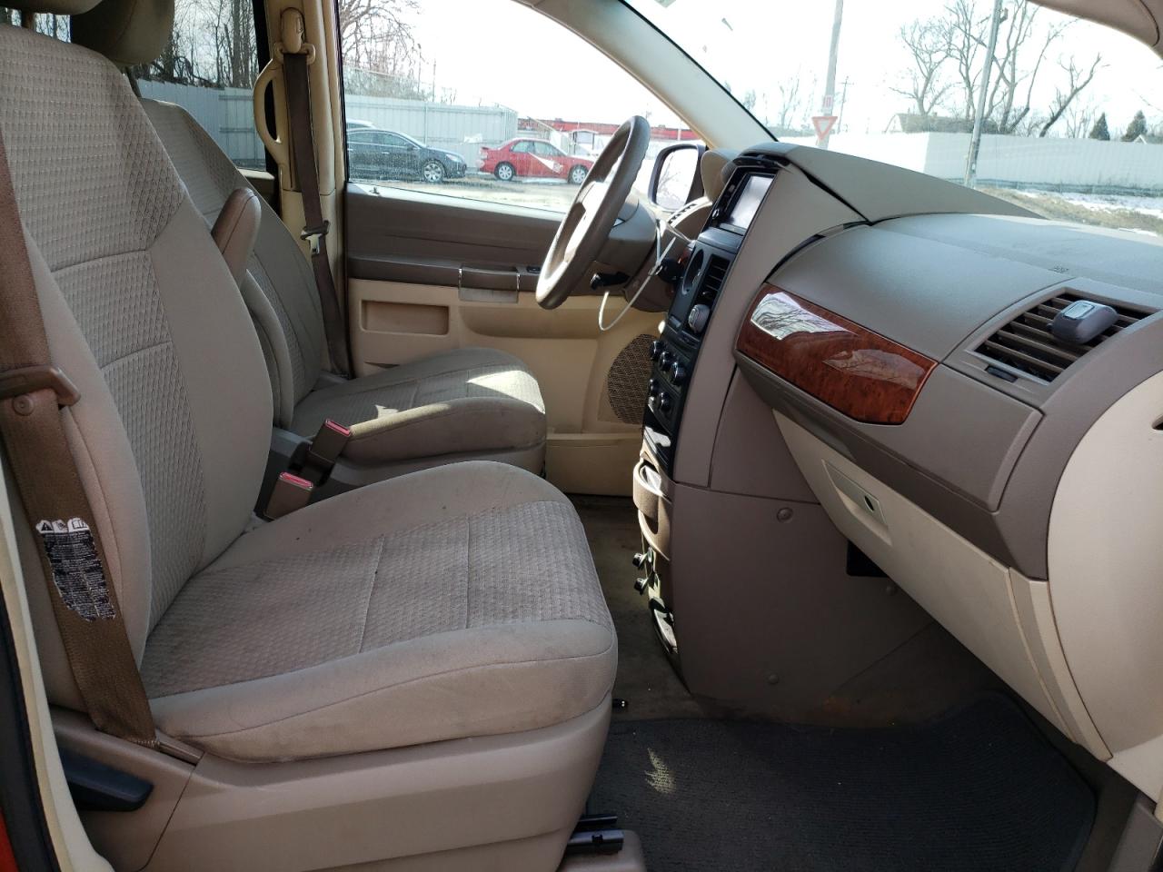 Photo 5 from auction – 2008 CHRYSLER TOWN & COU with VIN 2A8HR44H48R643350