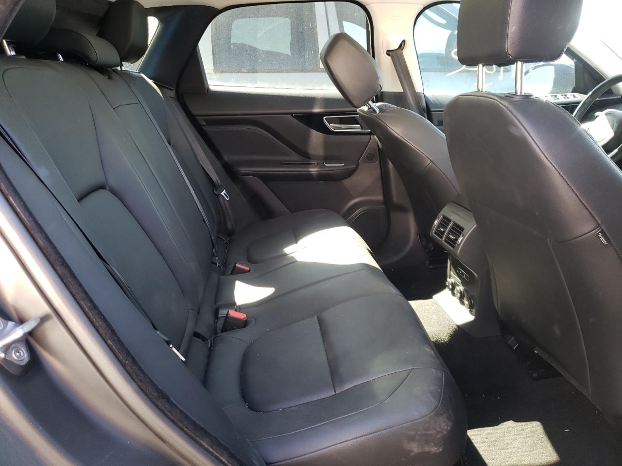 Photo 6 from auction – 2017 JAGUAR F-PACE PRE with VIN SADCJ2BV3HA891992