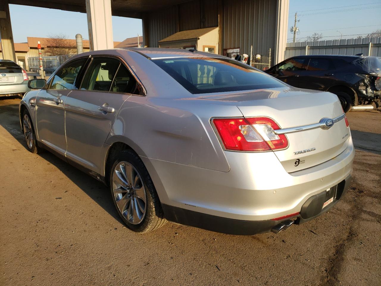 Photo 3 from auction – 2011 FORD TAURUS LIM with VIN 1FAHP2FWXBG167083