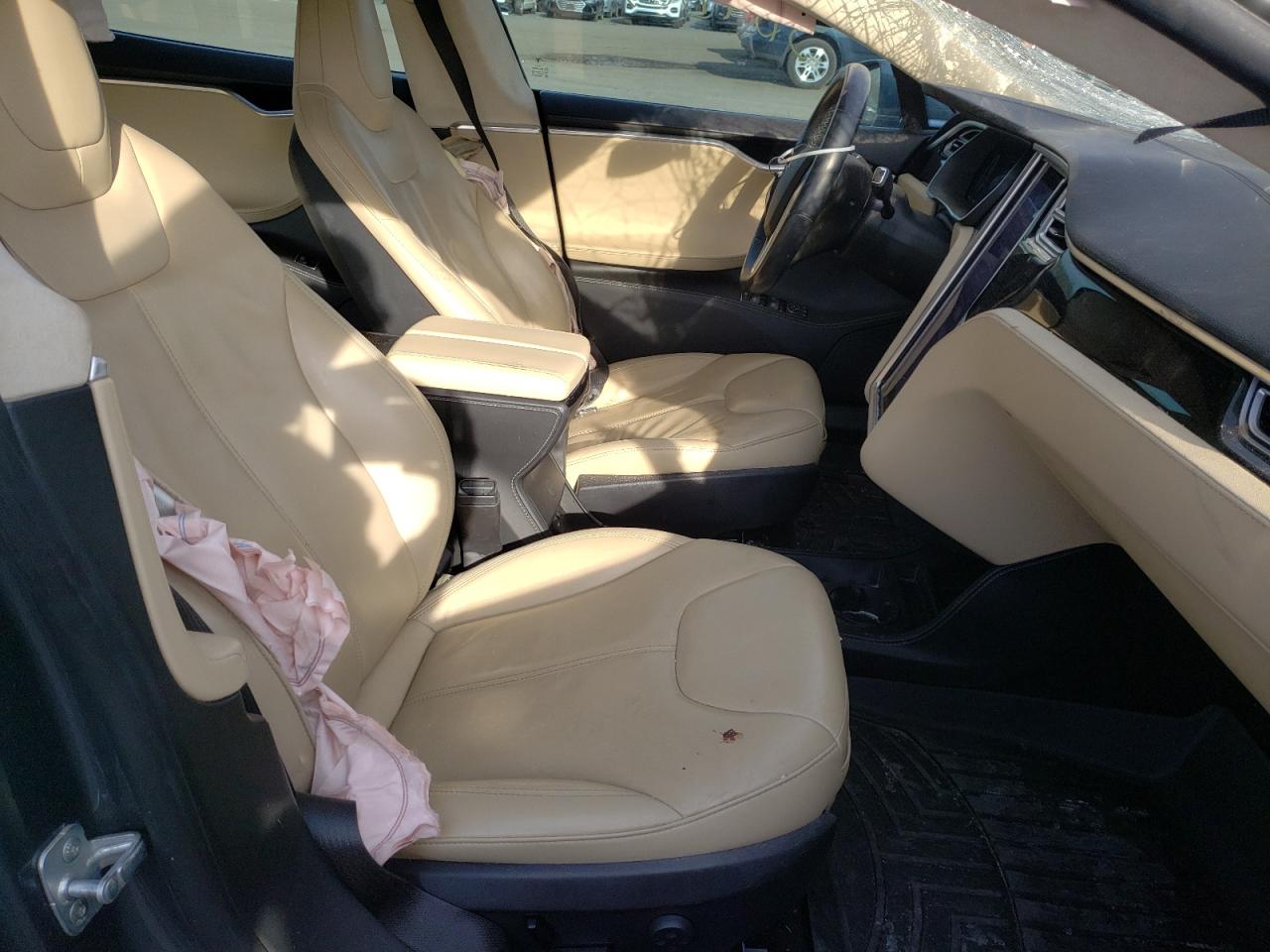 Photo 5 from auction – 2014 TESLA MODEL S with VIN 5YJSA1H12EFP46712