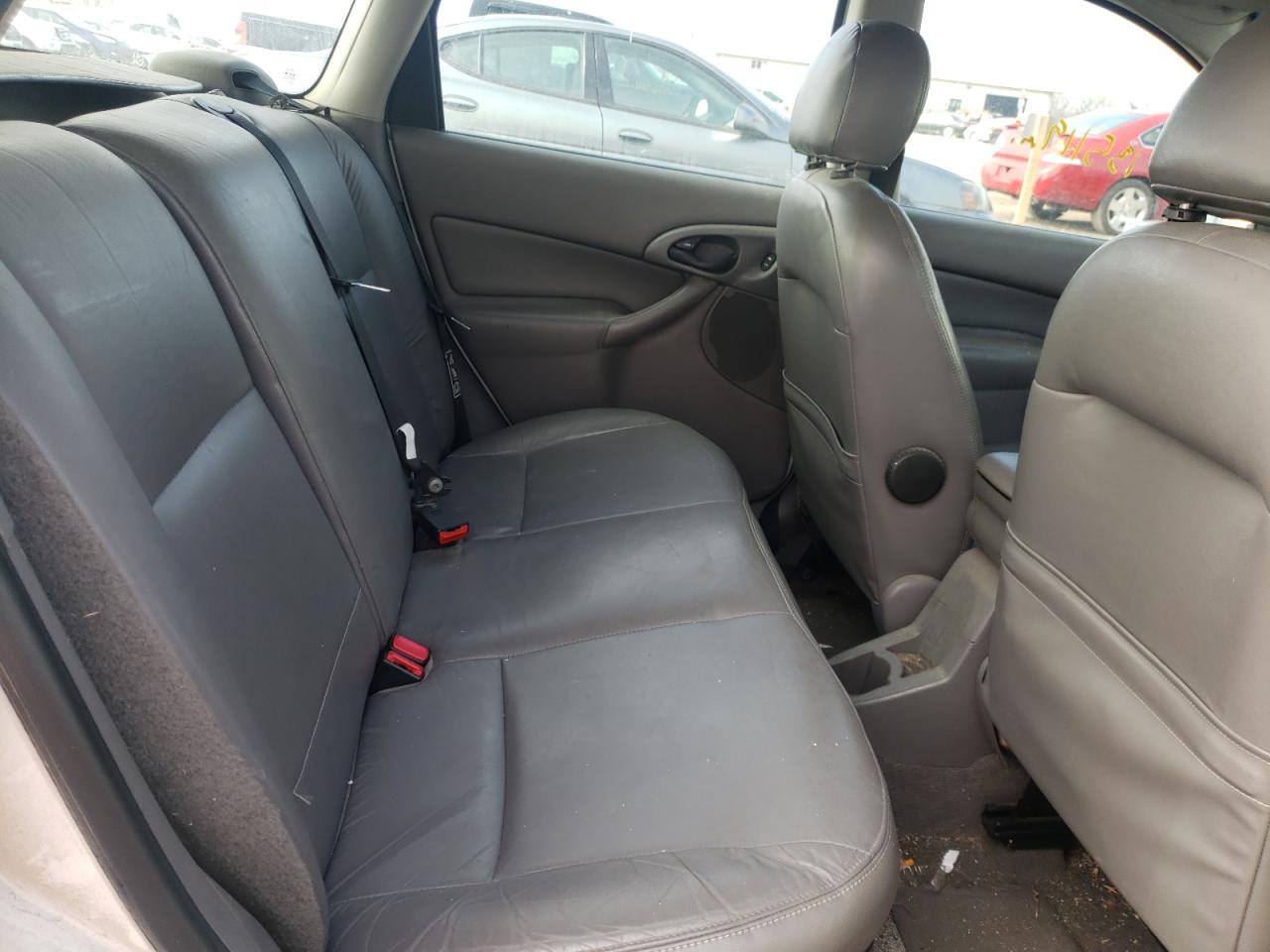 Photo 6 from auction – 2002 FORD FOCUS with VIN 1FAFP36332W105145