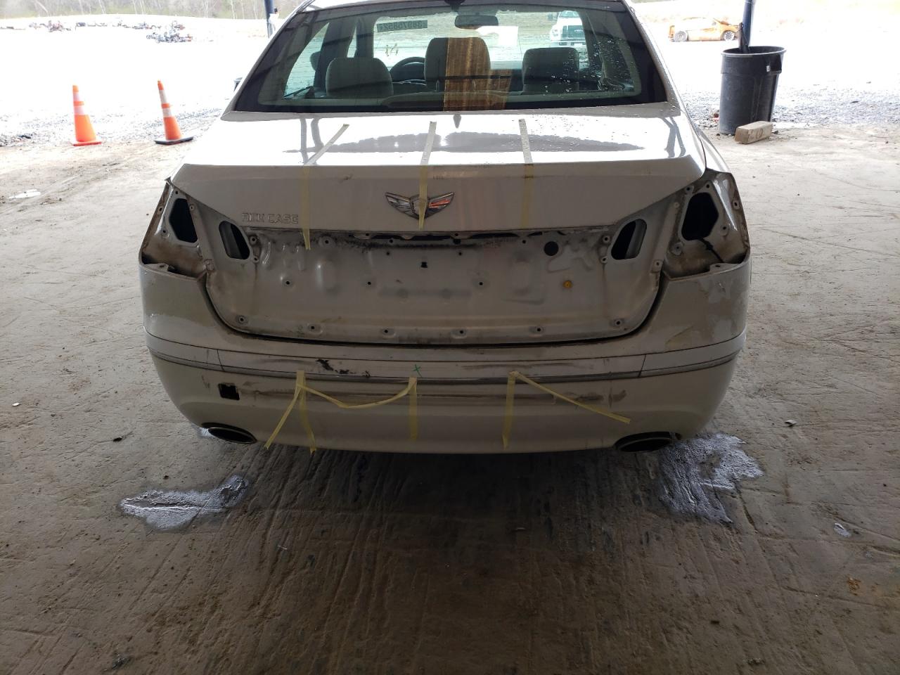 Photo 9 from auction – 2011 HYUNDAI GENESIS 3. with VIN KMHGC4DE8BU138752