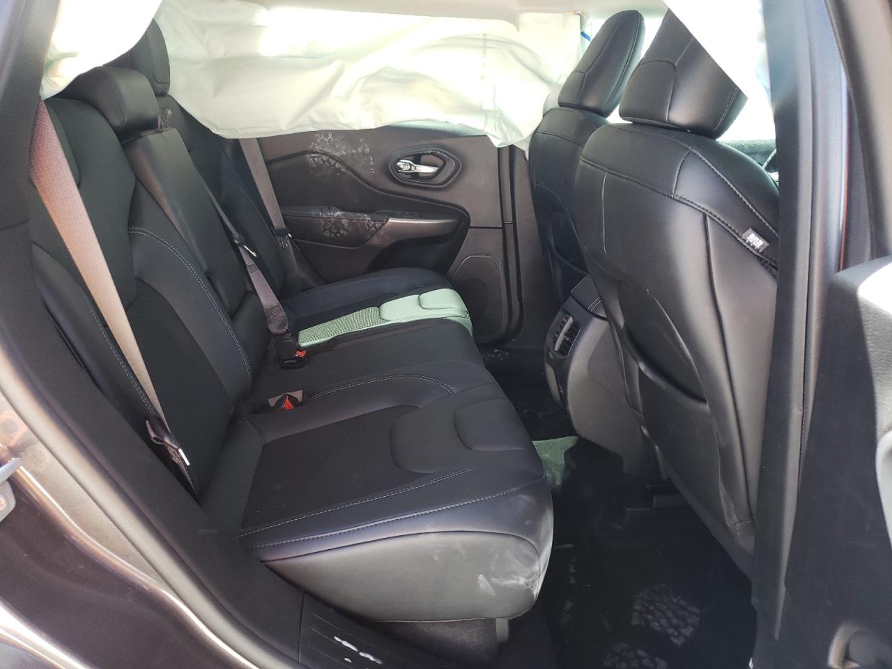 Photo 6 from auction – 2021 JEEP CHEROKEE L with VIN 1C4PJLLB3MD208477