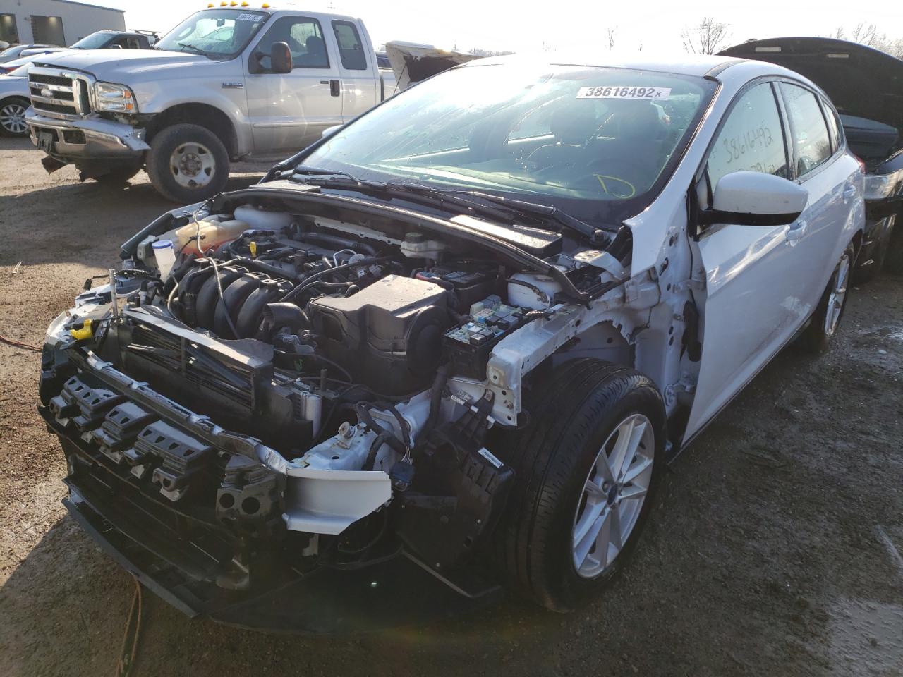 Photo 2 from auction – 2018 FORD FOCUS SE with VIN 1FADP3K22JL326952