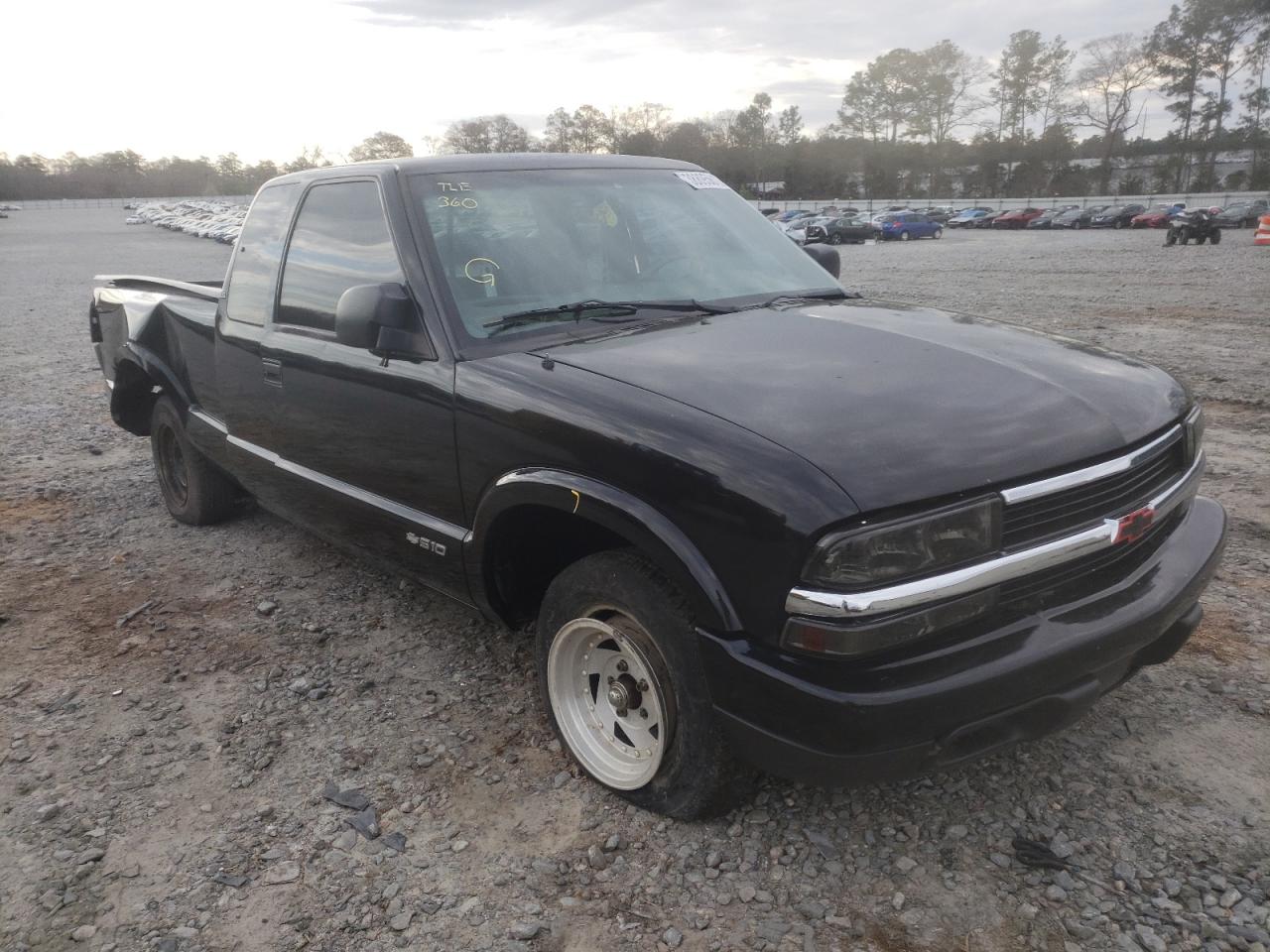 CHEVROLET S10 PICKUP 2002 with VIN 1GCCS19W428141601 - Photo from auction