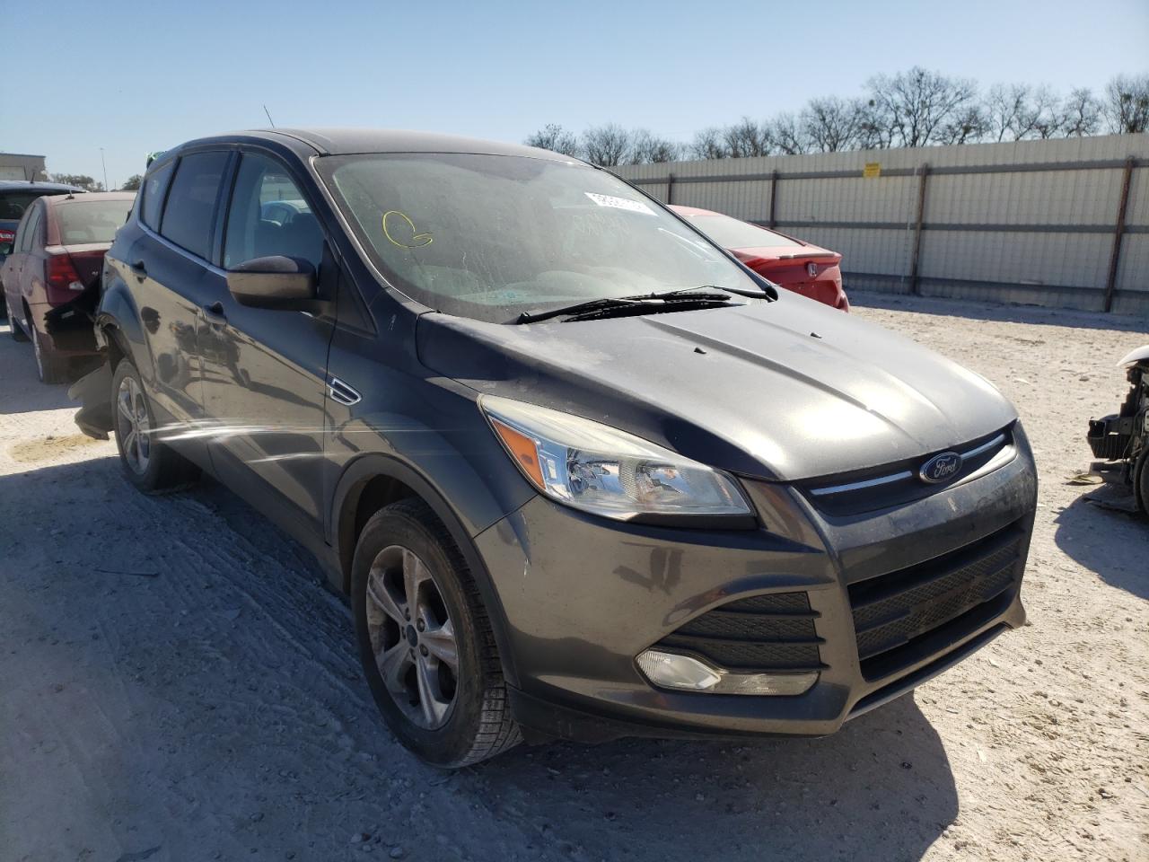 FORD ESCAPE SE 2016 with VIN 1FMCU9G95GUC63092 - Photo from auction