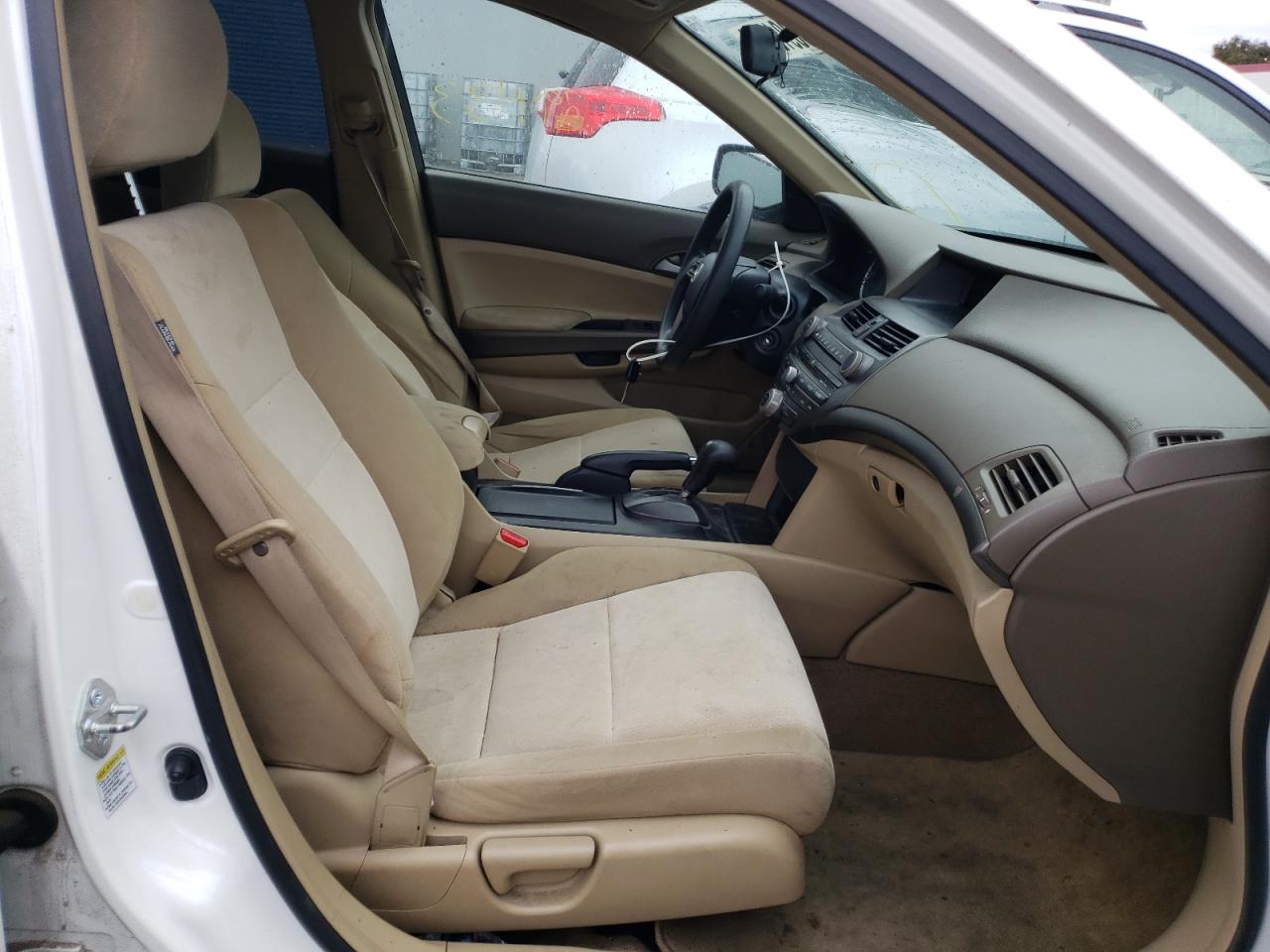 Photo 5 from auction – 2008 HONDA ACCORD LX with VIN JHMCP26308C075795
