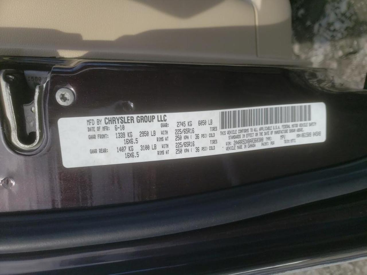 Photo 10 from auction – 2010 CHRYSLER TOWN & COU with VIN 2A4RR5DX8AR360300