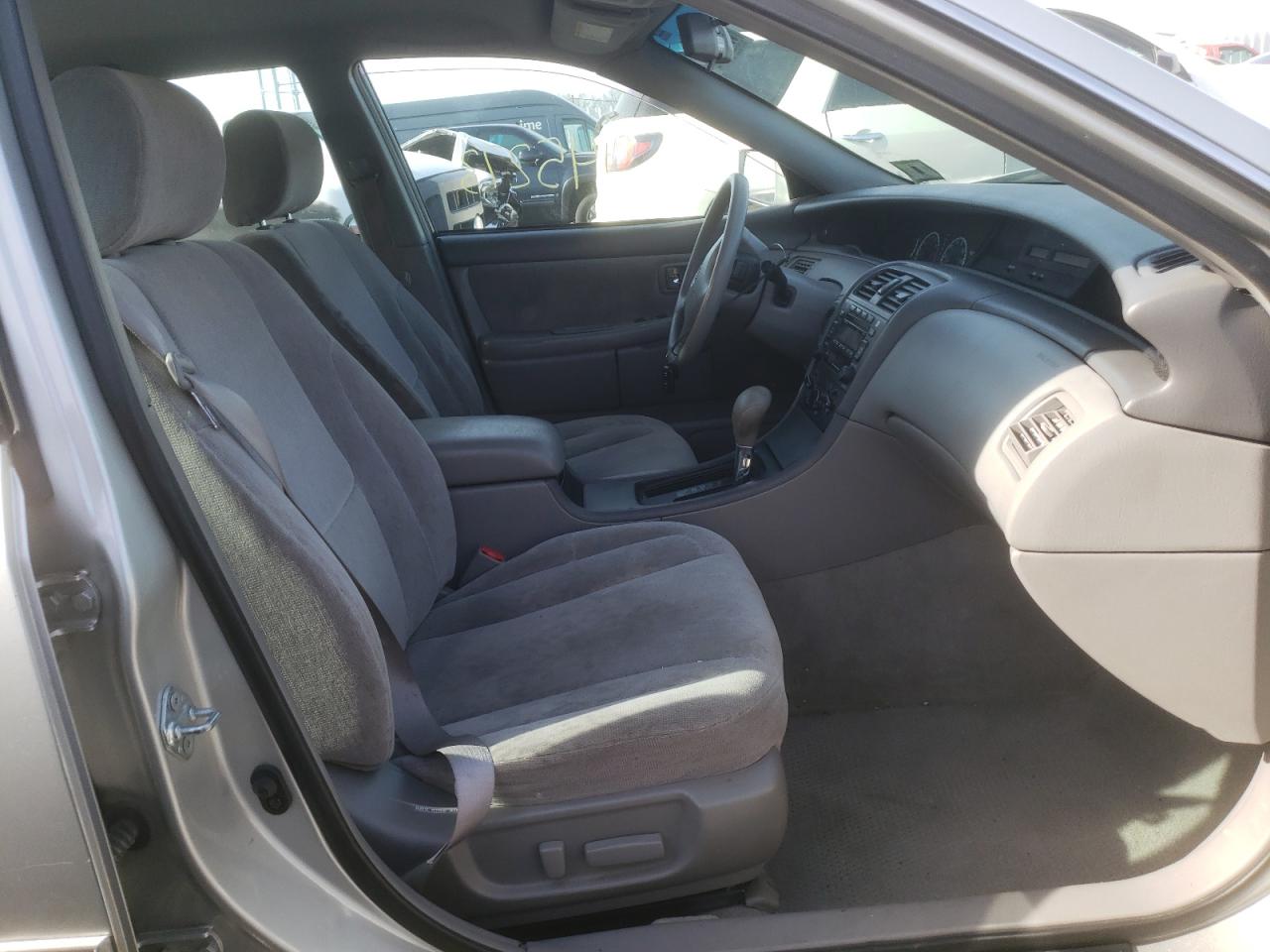 Photo 5 from auction – 2002 TOYOTA AVLNXL/XLS with VIN 4T1BF28B42U210911