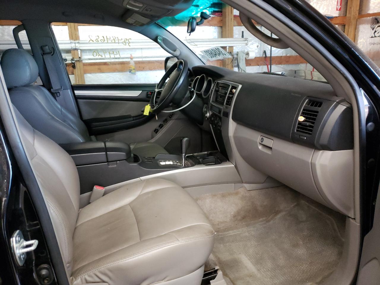 Photo 5 from auction – 2003 TOYOTA 4RUNNER SR with VIN JTEBU14R938000365