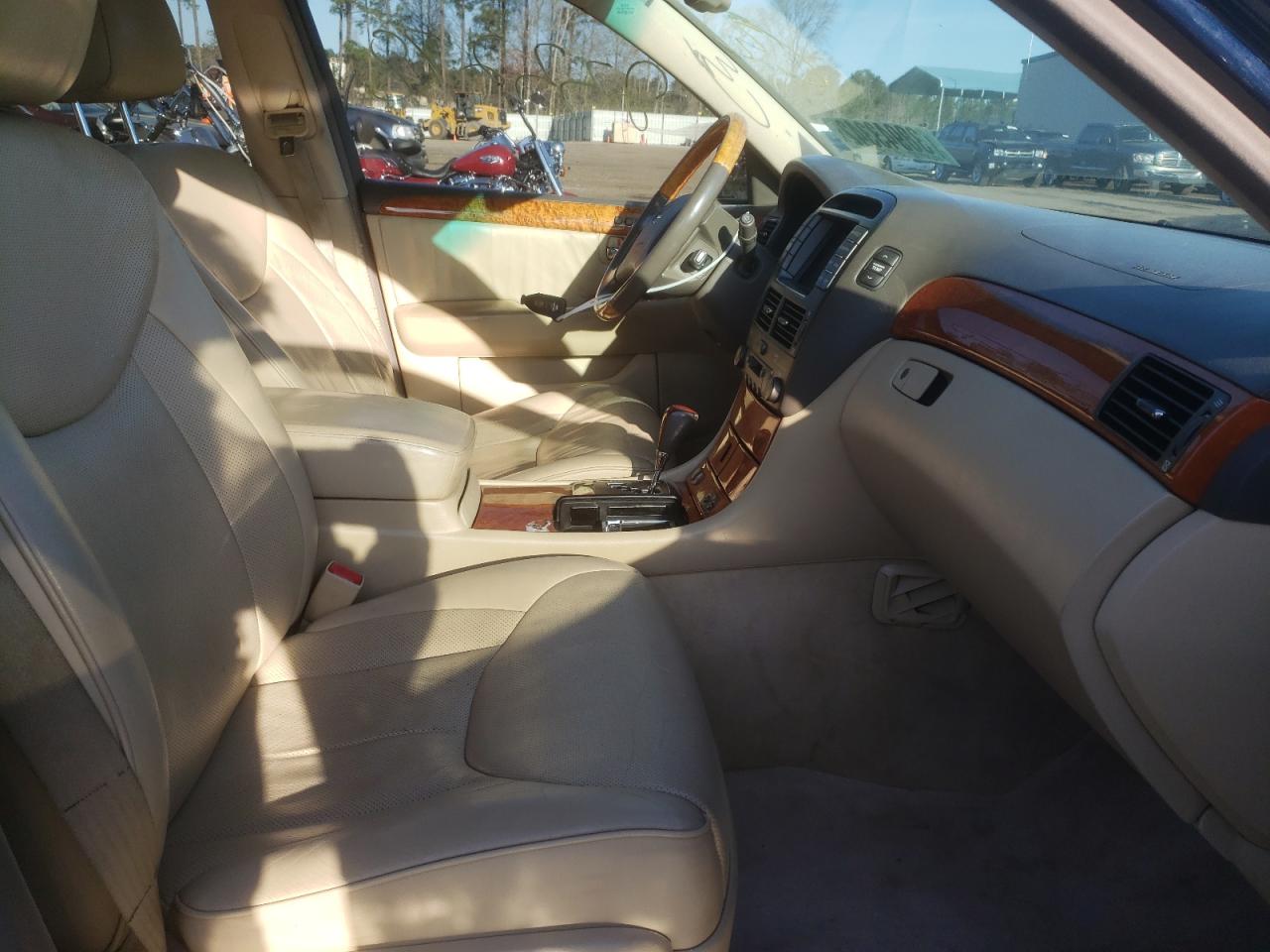 Photo 5 from auction – 2005 LEXUS LS 430 with VIN JTHBN36F055014075