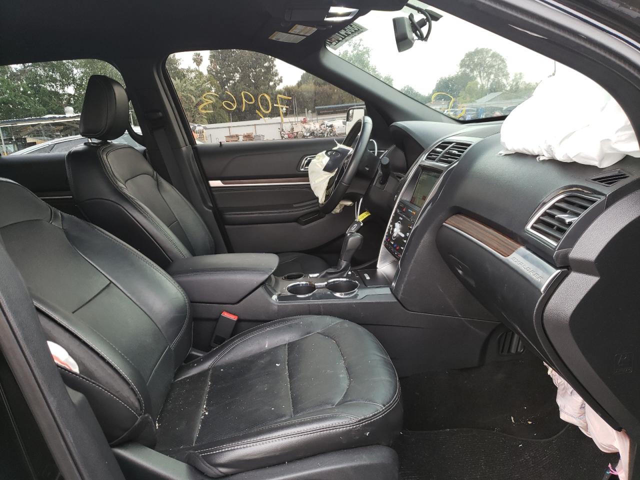 Photo 5 from auction – 2018 FORD EXPLORER L with VIN 1FM5K7F85JGB66847