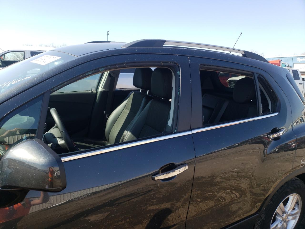 Photo 9 from auction – 2019 CHEVROLET TRAX 1LT with VIN 3GNCJLSB8KL315474