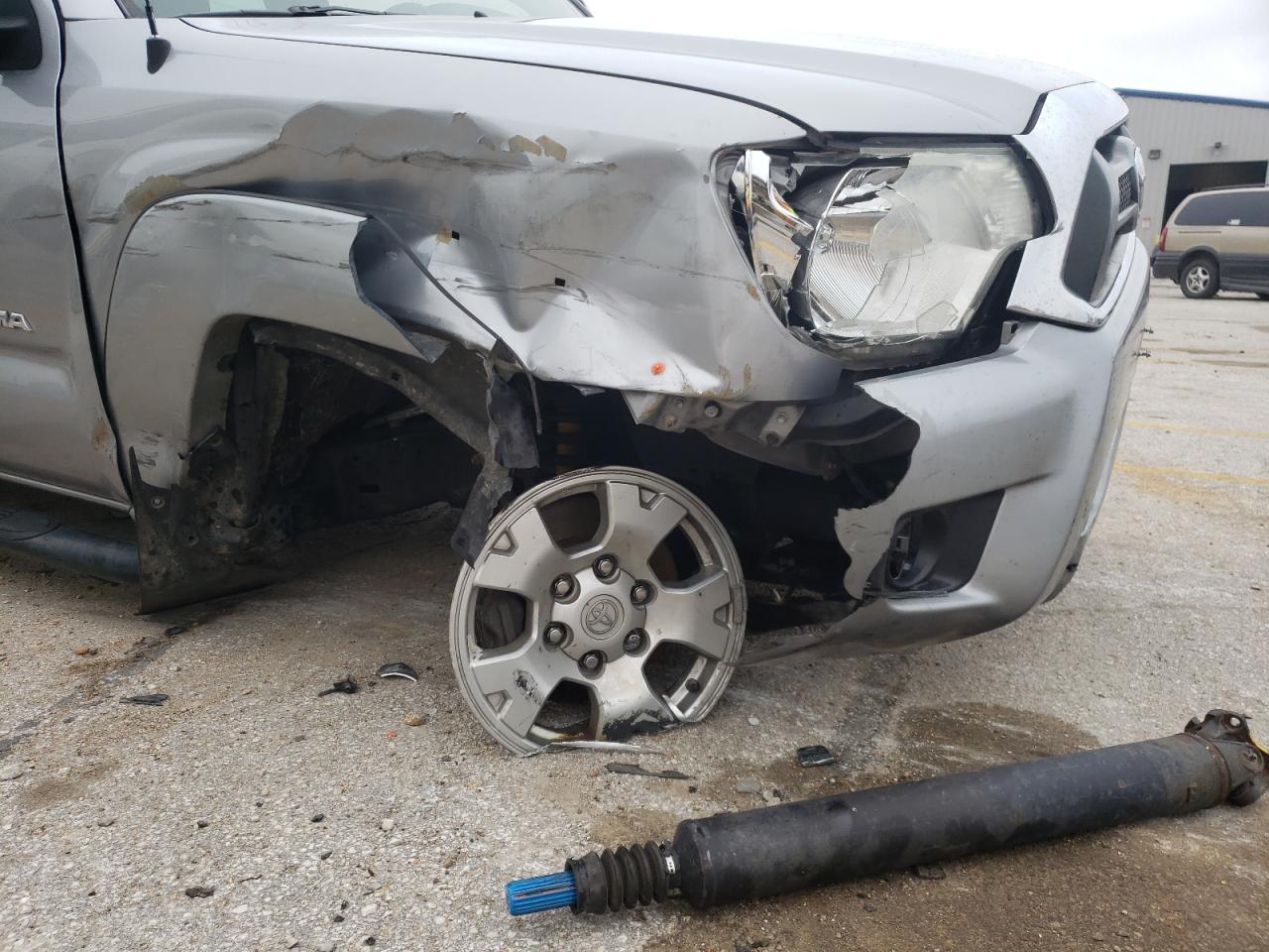 Photo 9 from auction – 2014 TOYOTA TACOMA DOU with VIN 3TMLU4EN6EM149501
