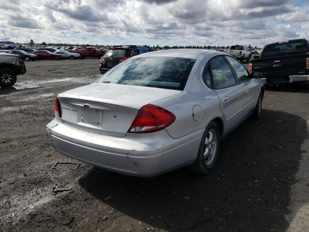 Photo 4 from auction – 2004 FORD TAURUS SES with VIN 1FAFP55S64G192637