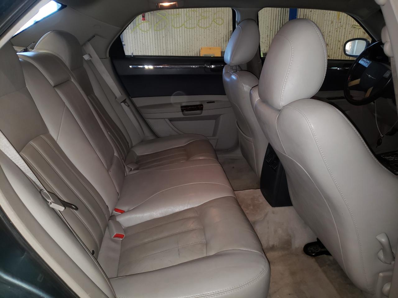 Photo 6 from auction – 2005 CHRYSLER 300C with VIN 2C3AK63HX5H624740