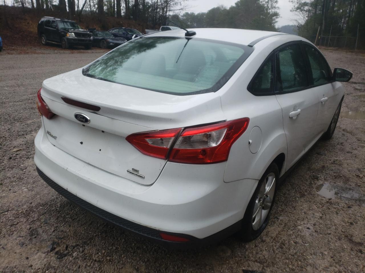 Photo 4 from auction – 2014 FORD FOCUS SE with VIN 1FADP3F28EL103122