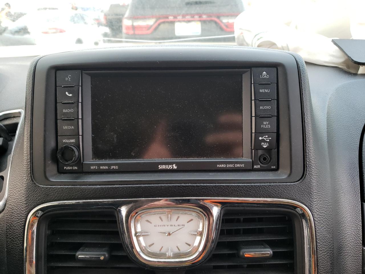 Photo 9 from auction – 2011 CHRYSLER TOWN & COU with VIN 2A4RR5DG7BR754193