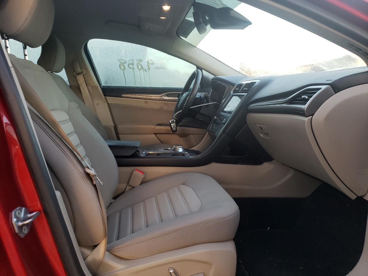 Photo 5 from auction – 2019 FORD FUSION SE with VIN 3FA6P0HD1KR192972