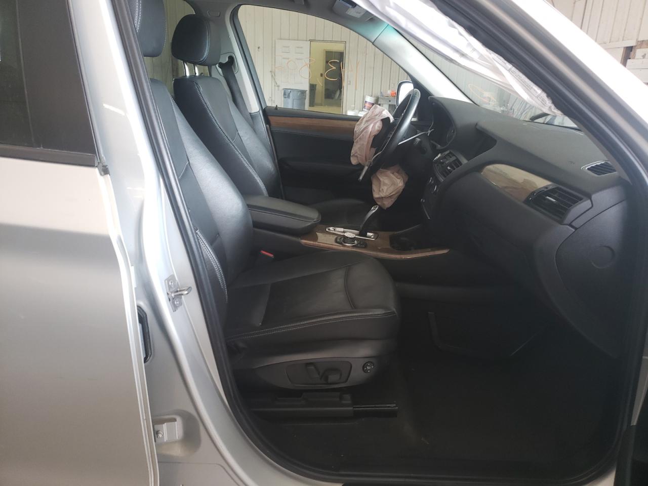 Photo 5 from auction – 2011 BMW X3 XDRIVE3 with VIN 5UXWX7C55BL733330