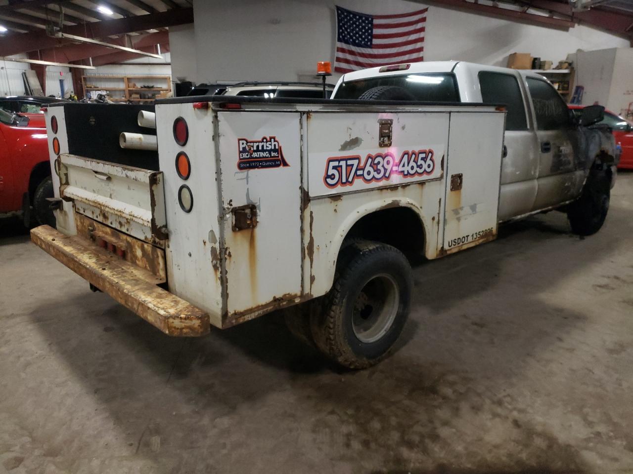Photo 4 from auction – 2005 CHEVROLET SILVERADO with VIN 1GBJC33215F921470