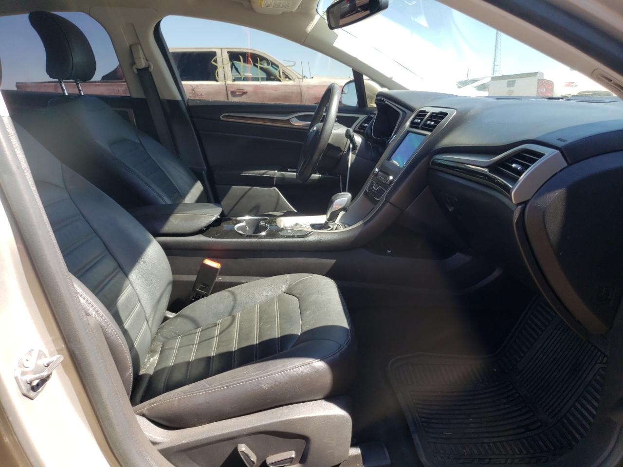 Photo 5 from auction – 2016 FORD FUSION SE with VIN 3FA6P0LU3GR172088