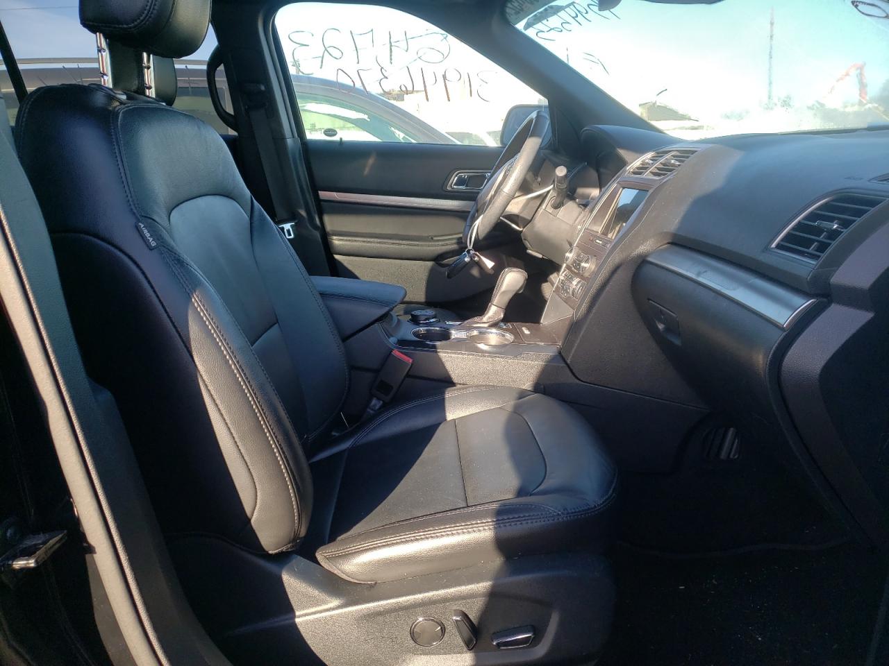 Photo 5 from auction – 2018 FORD EXPLORER X with VIN 1FM5K8D88JGB94523