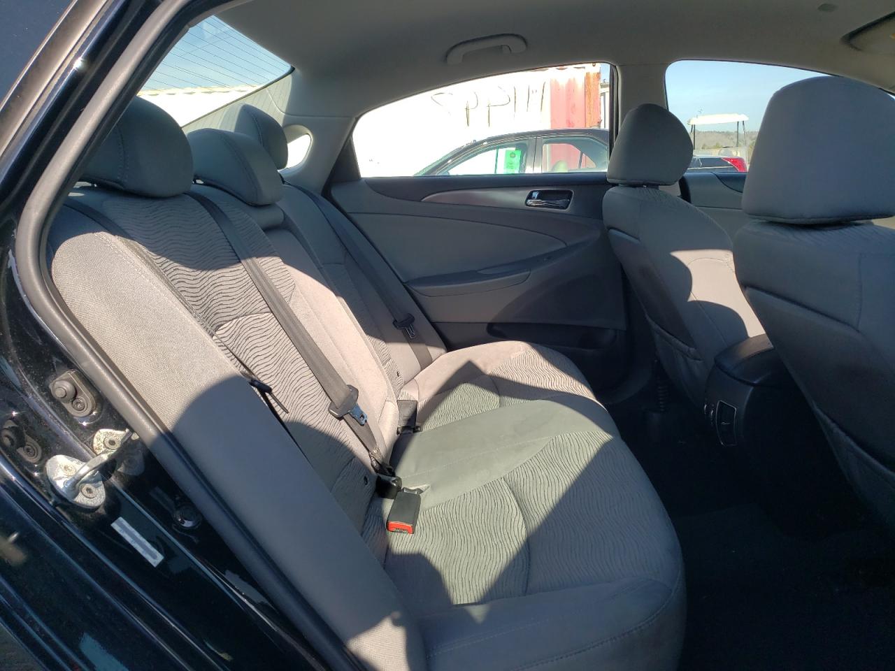 Photo 6 from auction – 2011 HYUNDAI SONATA HYB with VIN KMHEC4A47BA006389