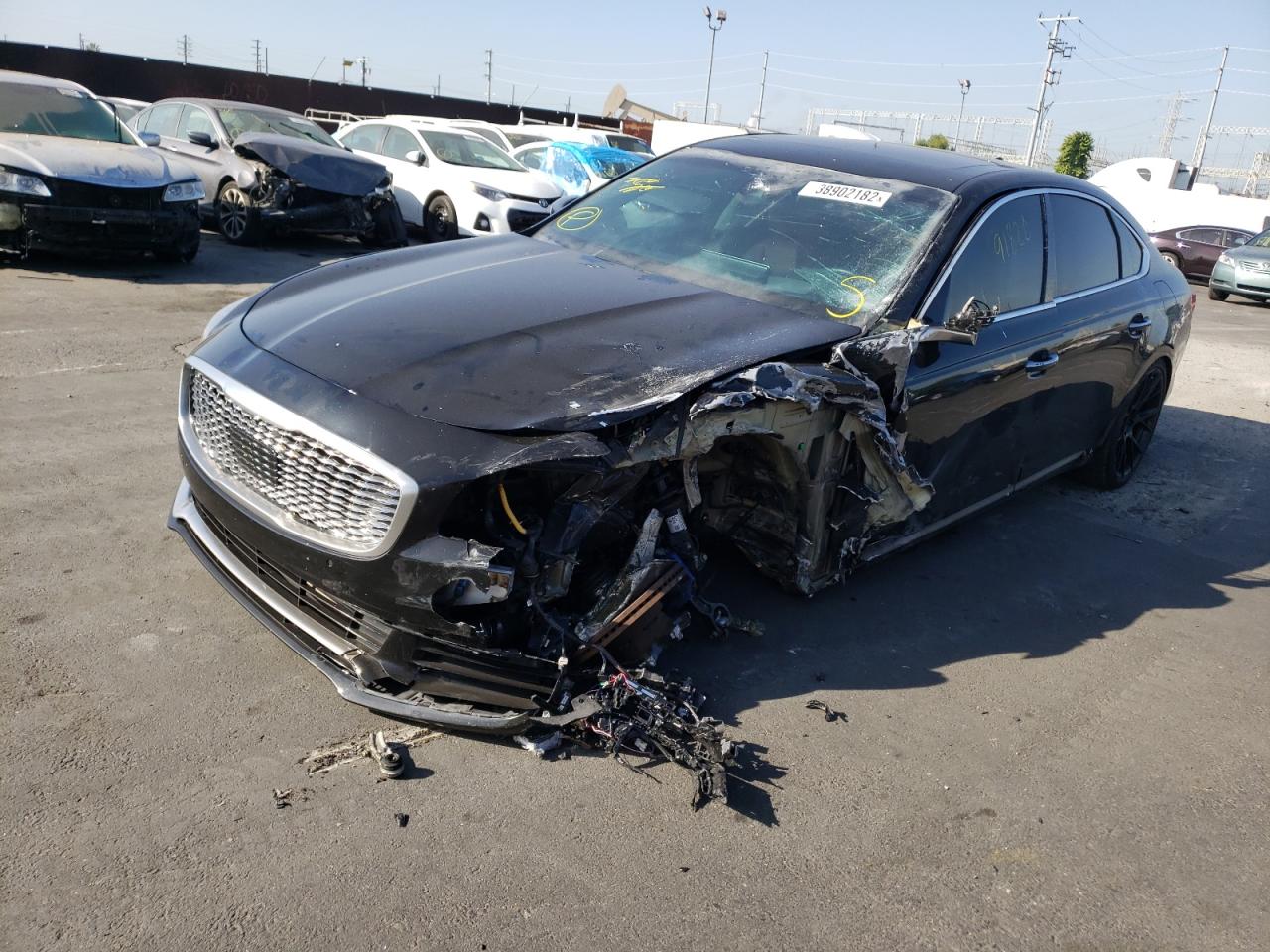 Photo 2 from auction – 2019 KIA K900 LUXUR with VIN KNAS34J68K6014297