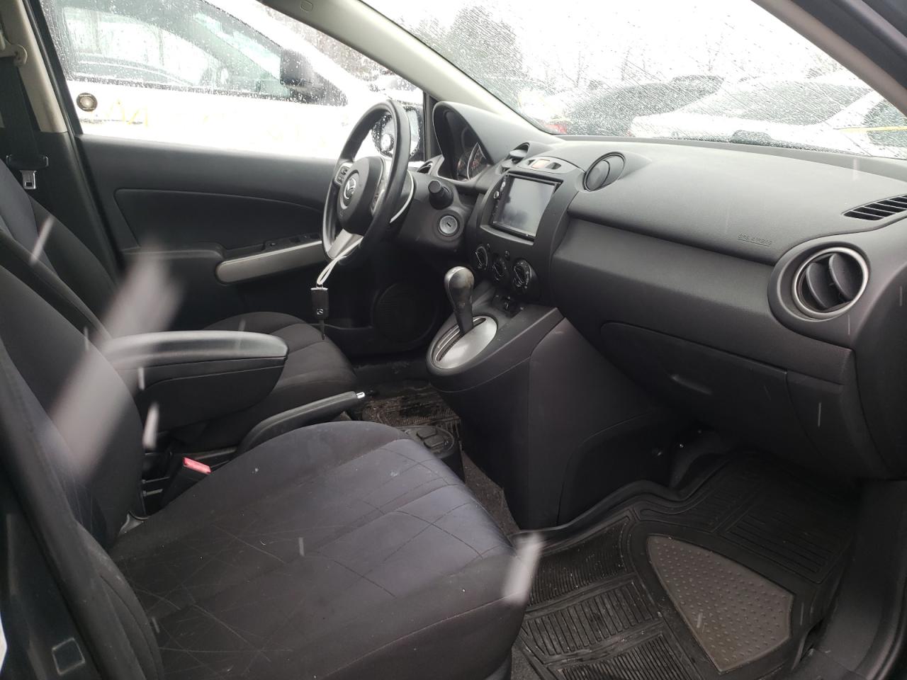 Photo 5 from auction – 2011 MAZDA MAZDA2 with VIN JM1DE1HY1B0110934