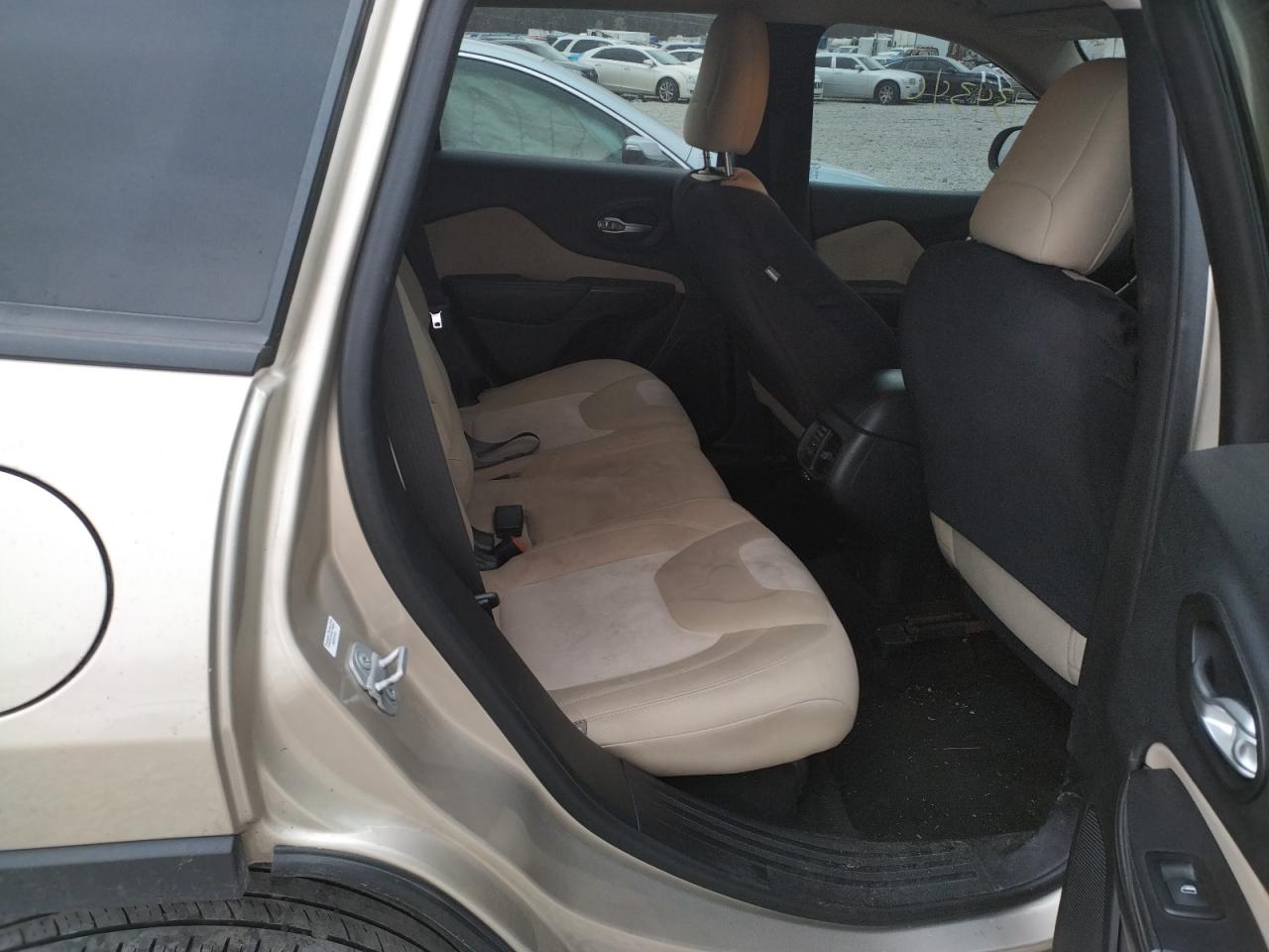 Photo 6 from auction – 2015 JEEP CHEROKEE S with VIN 1C4PJLABXFW658038