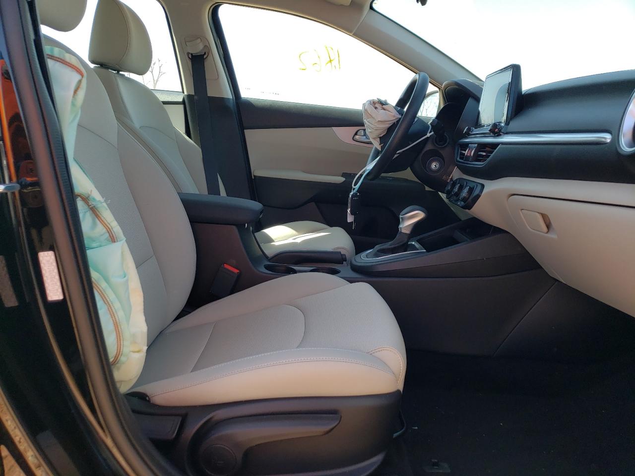Photo 5 from auction – 2022 KIA FORTE FE with VIN 3KPF24AD4NE416533