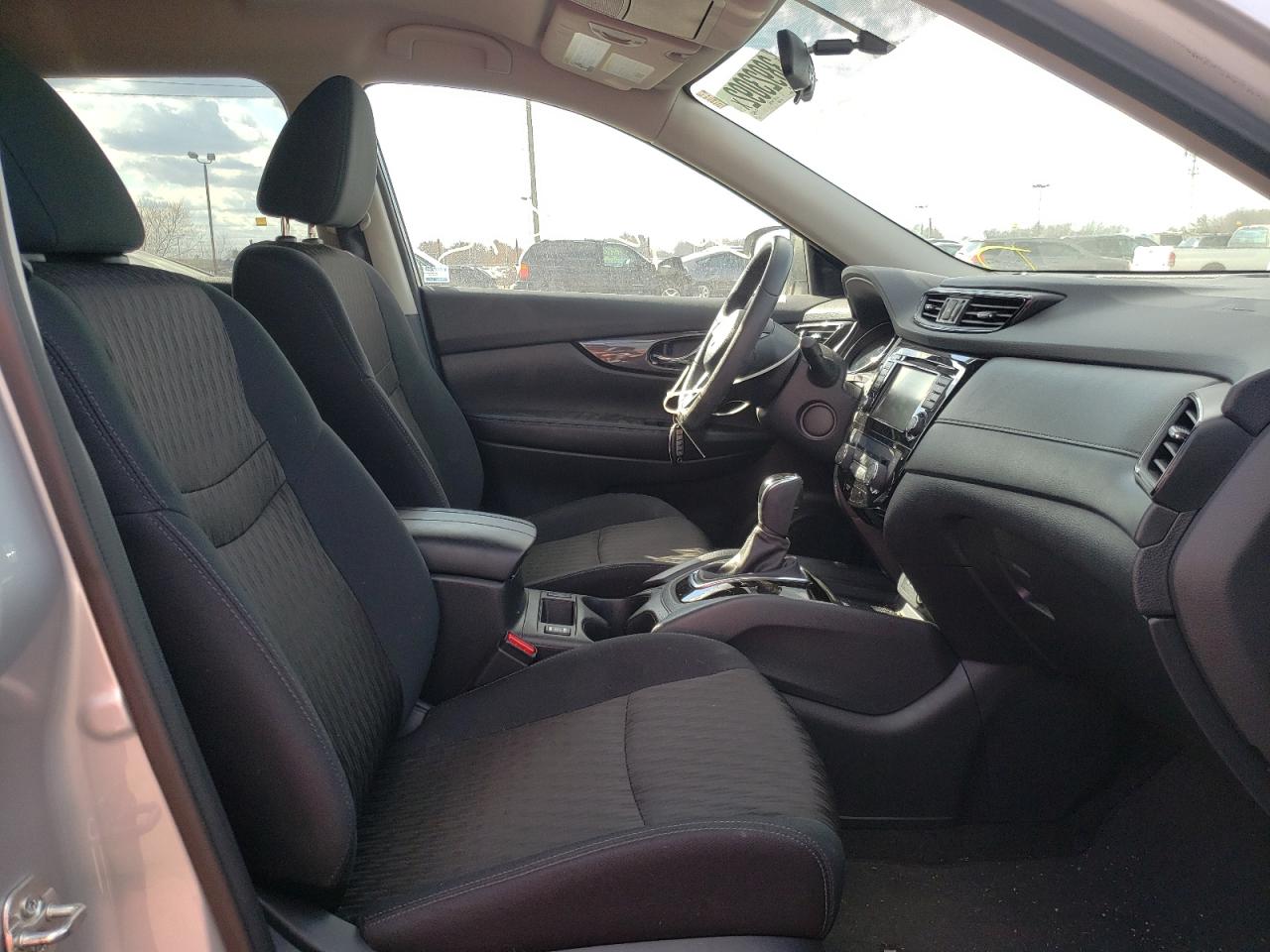 Photo 5 from auction – 2018 NISSAN ROGUE S with VIN 5N1AT2MV4JC813656