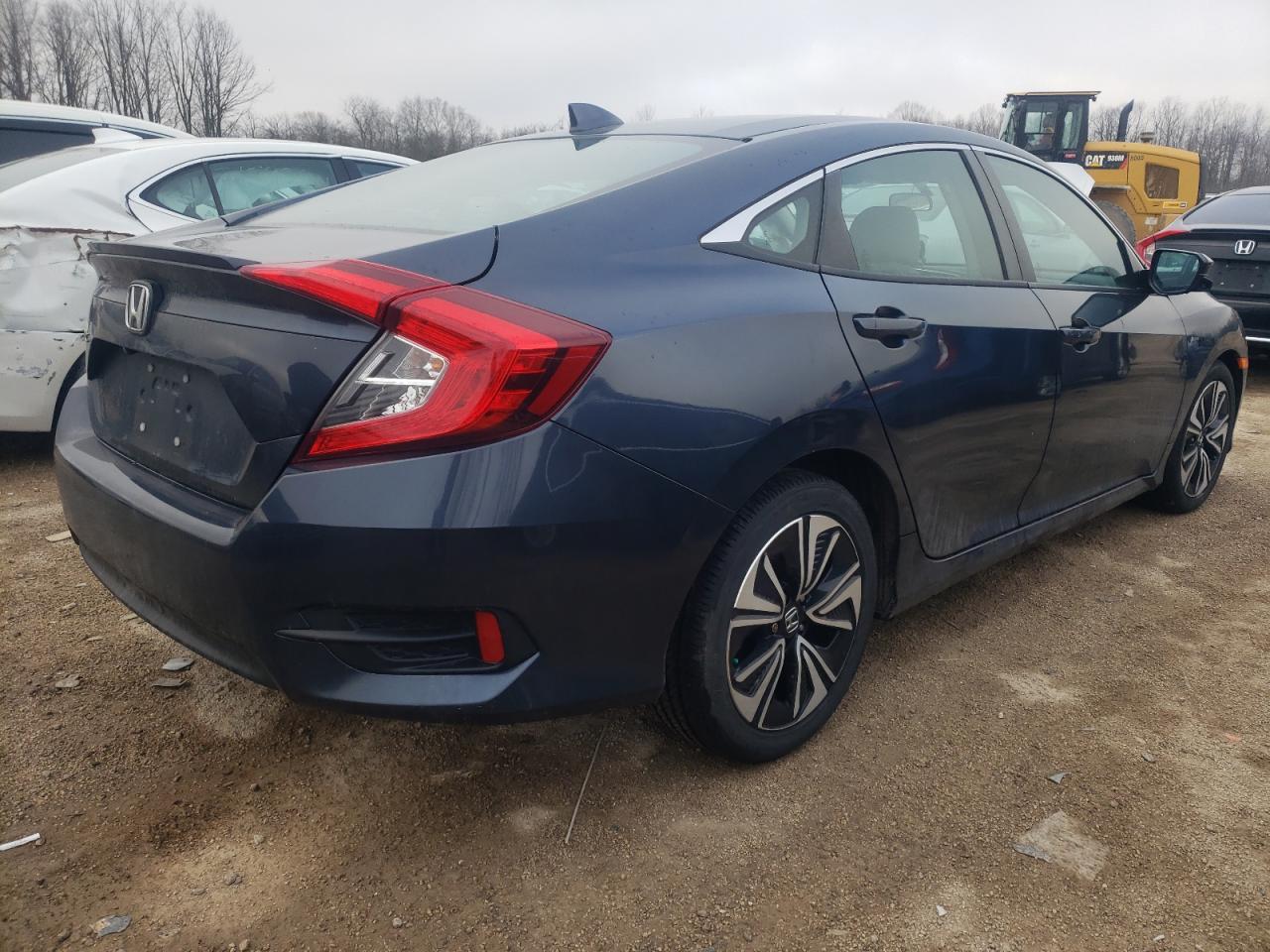 Photo 4 from auction – 2017 HONDA CIVIC EX with VIN 19XFC1F39HE030738