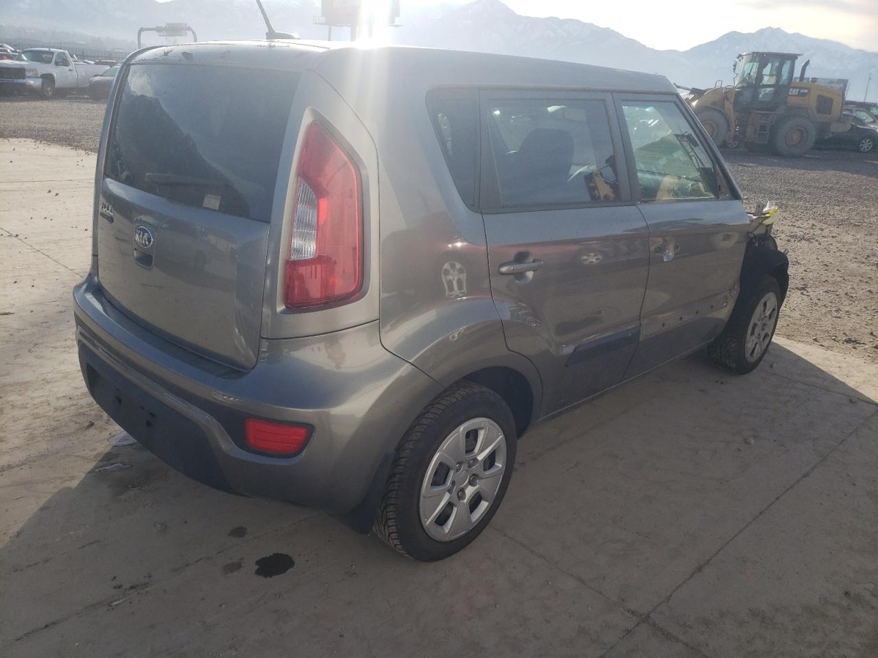 Photo 4 from auction – 2013 KIA SOUL with VIN KNDJT2A56D7558532
