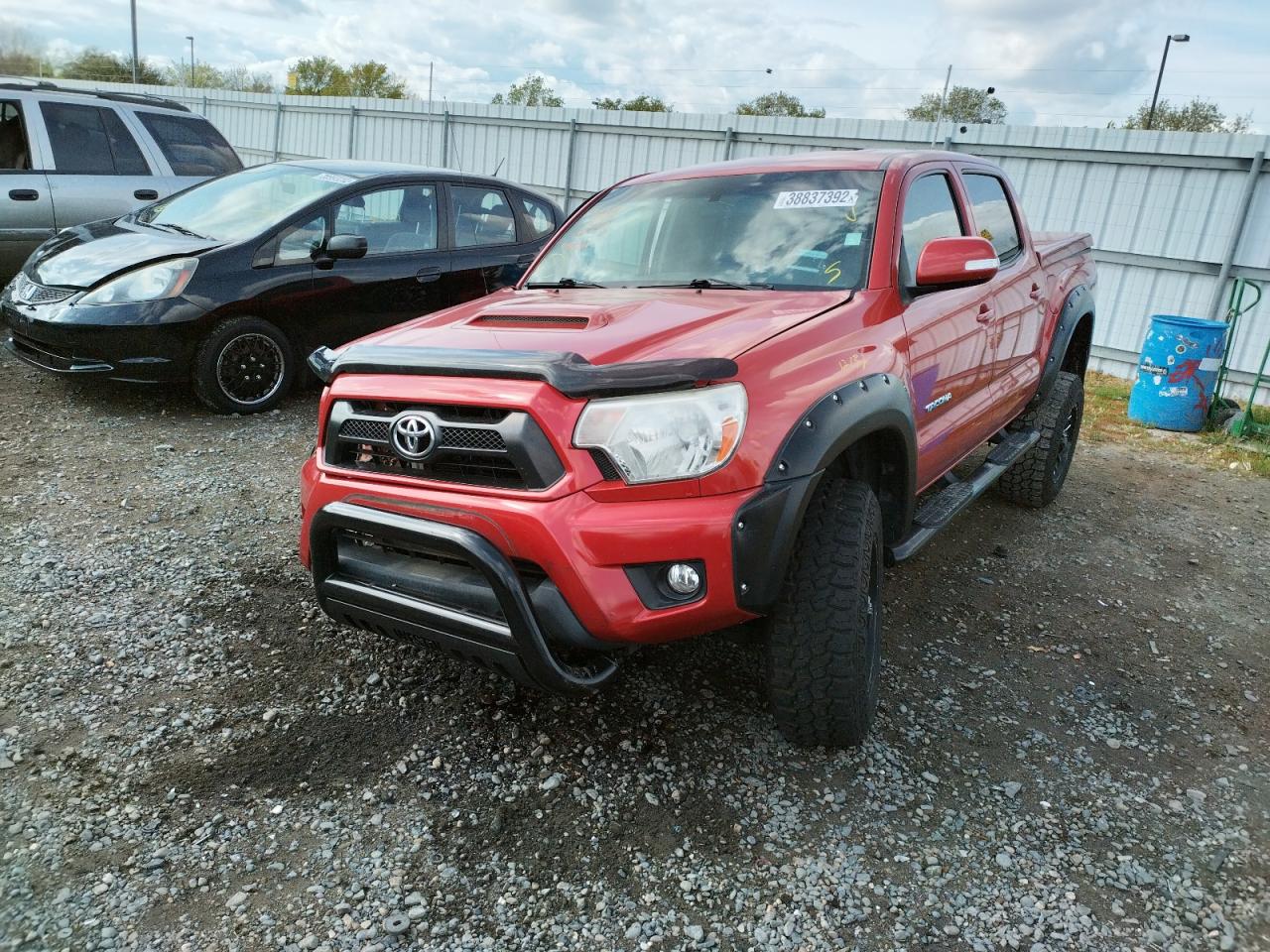 Photo 2 from auction – 2014 TOYOTA TACOMA DOU with VIN 3TMLU4EN9EM151887