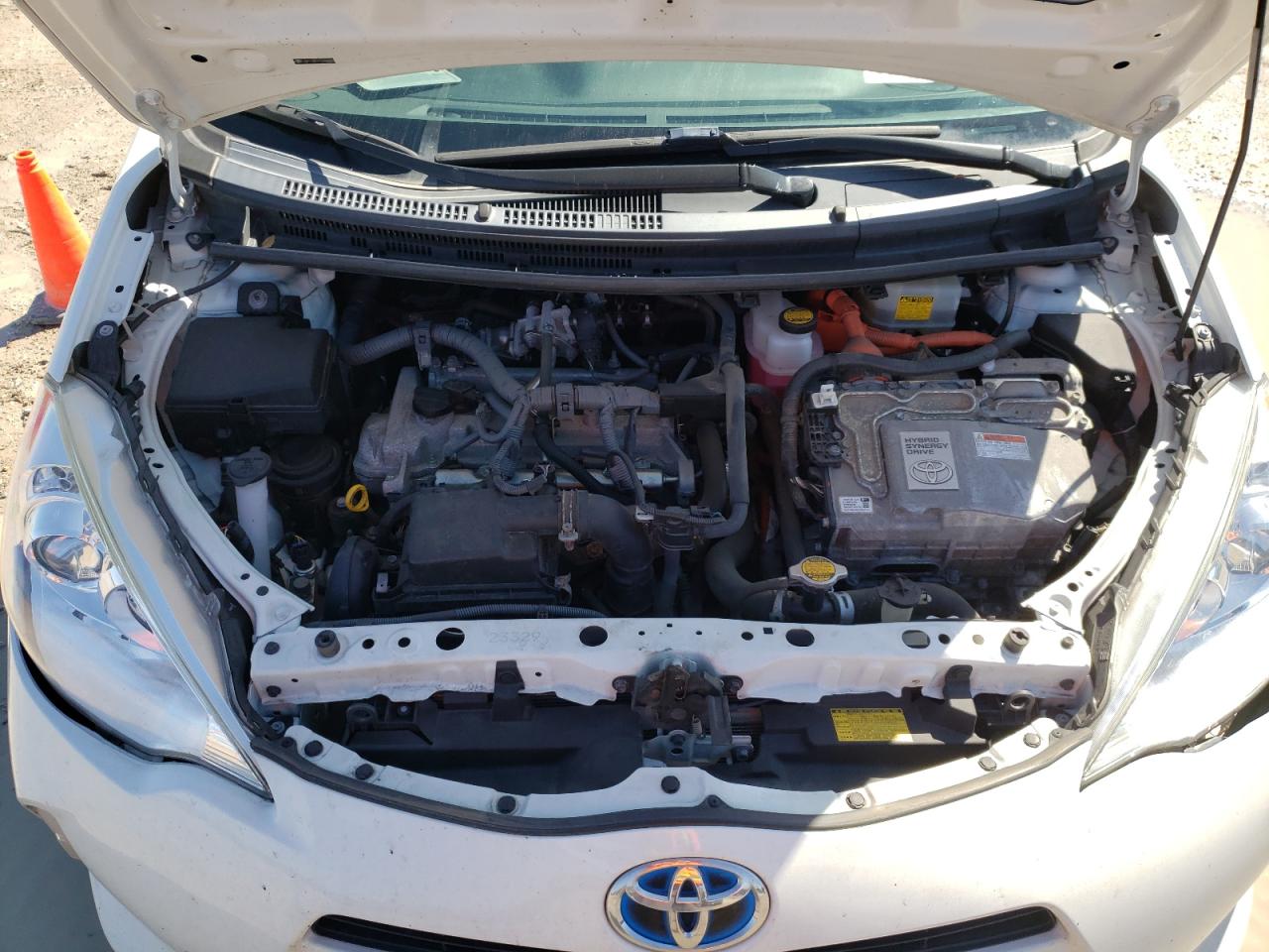 Photo 7 from auction – 2014 TOYOTA PRIUS C with VIN JTDKDTB31E1068007