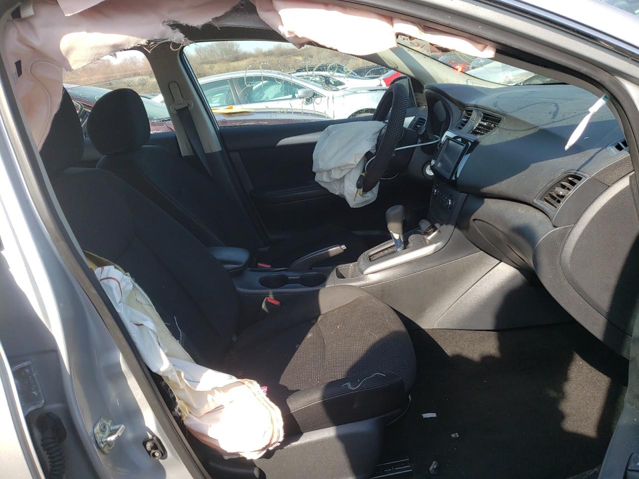 Photo 5 from auction – 2019 NISSAN SENTRA S with VIN 3N1AB7AP7KY367136